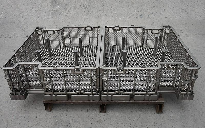 Heat-resistant cast basket for heat treatment